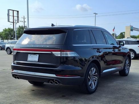 Certified 2023 Lincoln Aviator 2WD image 2