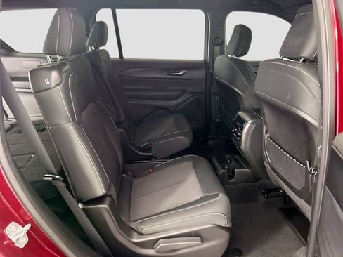 Used 2024 Jeep Grand Cherokee L Laredo RWD image 20