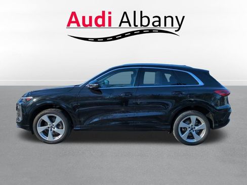 Certified 2025 Audi Q5 Premium Plus image 3