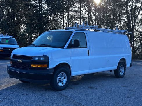 Used 2025 Chevrolet Express 2500 Extended w/ Communications Package image 5