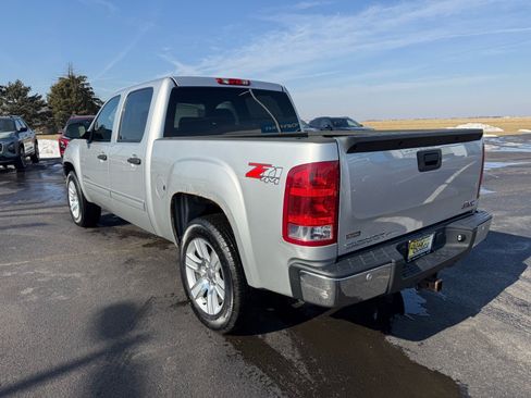 Used 2011 GMC Sierra 1500 SLE w/ Power Tech Package image 2