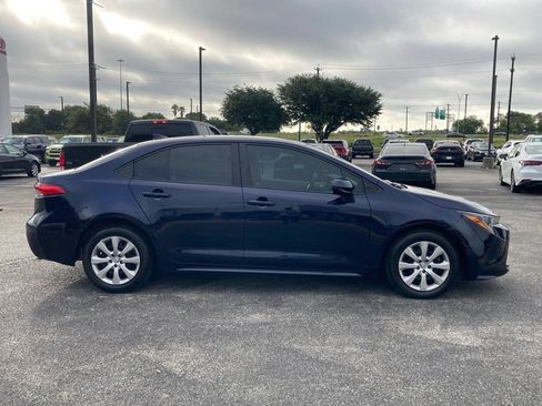 Used 2023 Toyota Corolla LE FWD image 4