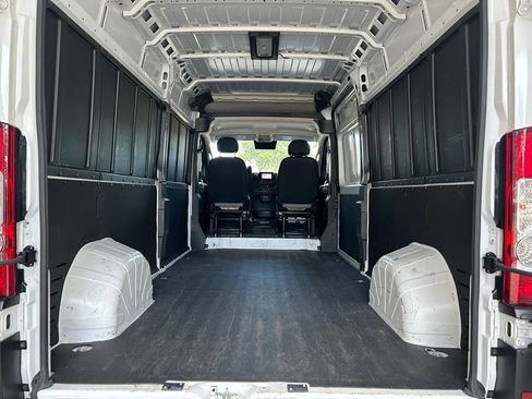Used 2025 RAM ProMaster 2500 w/ Convenience Group FWD image 34