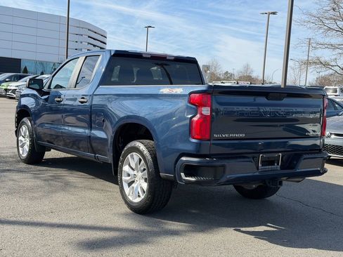 Used 2021 Chevrolet Silverado 1500 Custom image 3