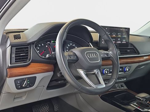 Used 2023 Audi Q5 2.0T Premium w/ Convenience Package AWD/4WD image 17