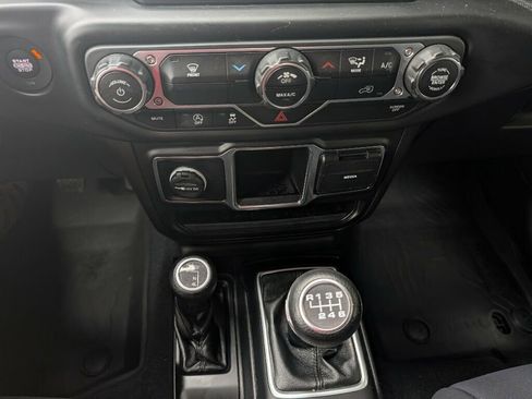 Used 2022 Jeep Gladiator Sport image 26