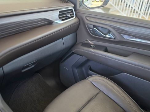 Used 2023 GMC Yukon Denali w/ Denali Reserve Package AWD/4WD image 13