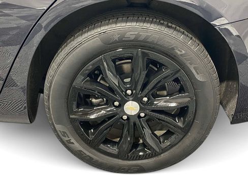 Used 2023 Chevrolet Malibu LT FWD image 9