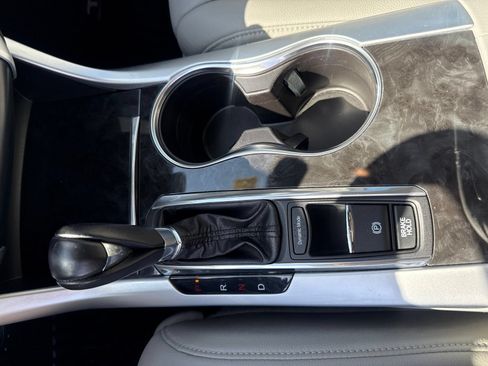 Used 2018 Acura TLX FWD image 16