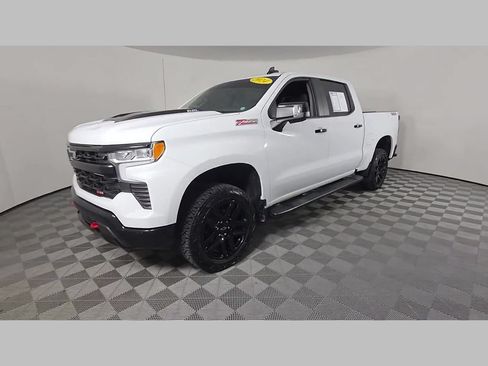 Used 2024 Chevrolet Silverado 1500 LT Trail Boss w/ LT Trail Boss Premium Package AWD/4WD image 53