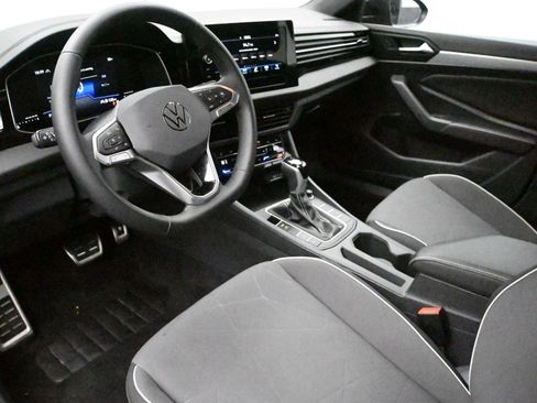 Certified 2025 Volkswagen Jetta Sport image 2