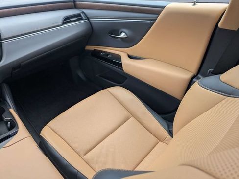 Used 2024 Lexus ES 350 w/ Premium Package FWD image 16