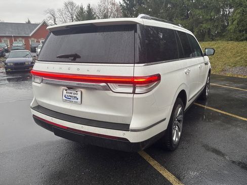 Used 2023 Lincoln Navigator Reserve image 9