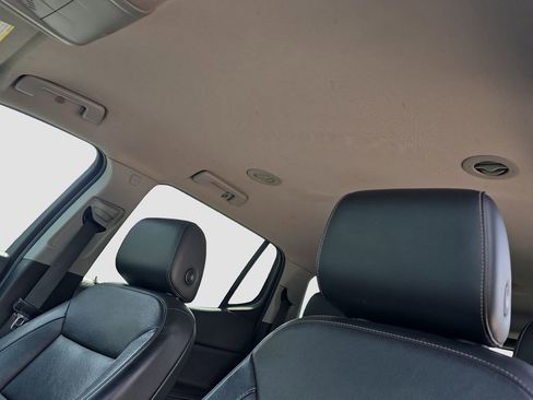 Used 2020 GMC Acadia SLT FWD image 8