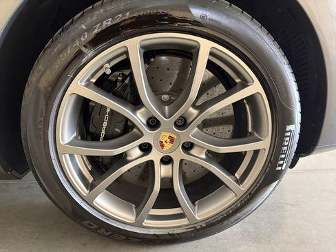 Certified 2023 Porsche Cayenne Turbo S AWD/4WD image 4