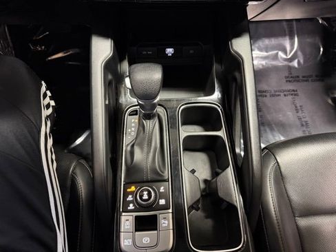 Used 2022 Kia Telluride LX AWD/4WD image 39