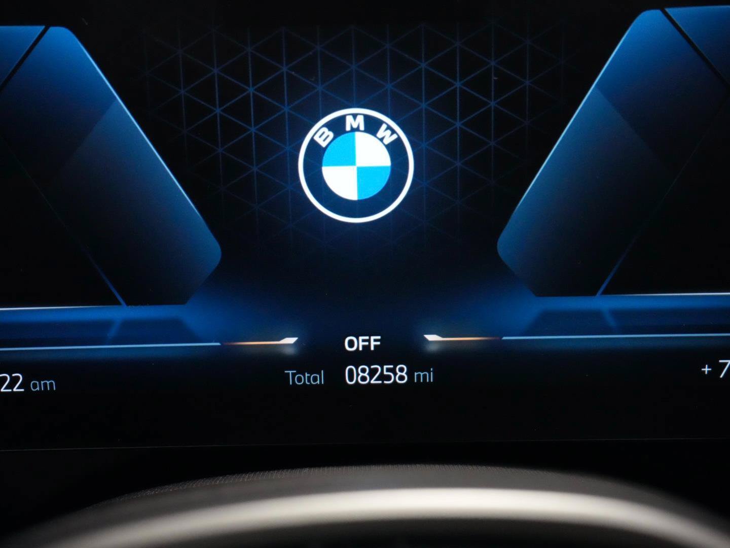 Used 2025 BMW 530i xDrive w/ Premium Package AWD/4WD image 13