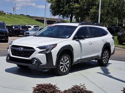 Used 2025 Subaru Outback Premium AWD/4WD image 7