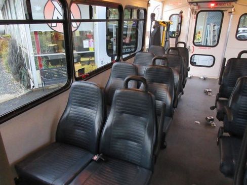 Used 2013 Ford E-450 and Econoline 450 Super Duty w/ Shuttle Bus Prep Pkg RWD image 5