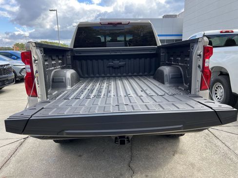 New 2026 Chevrolet Silverado 1500 ZR2 image 26