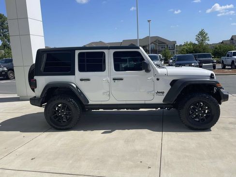 Used 2022 Jeep Wrangler Unlimited Sport AWD/4WD image 6