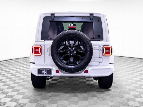 Used 2021 Jeep Wrangler Unlimited Sahara AWD/4WD image 5