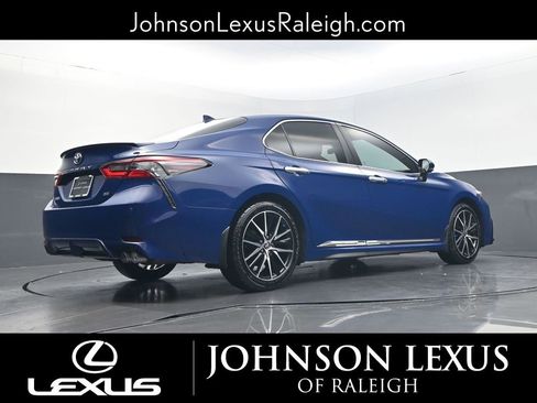 Used 2023 Toyota Camry SE w/ Cold Weather Package image 15