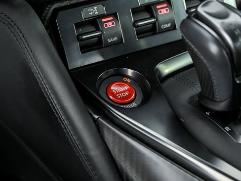 Used 2020 Nissan GT-R Premium AWD/4WD image 36