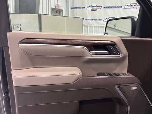 Used 2025 GMC Sierra 1500 SLT w/ SLT Premium Plus Package AWD/4WD image 25