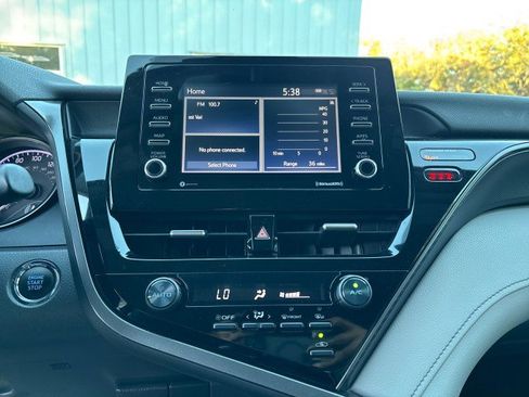 Used 2021 Toyota Camry SE w/ Convenience Package image 17