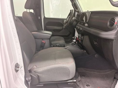 Used 2024 Jeep Wrangler Unlimited Rubicon w/ Technology Group AWD/4WD image 38