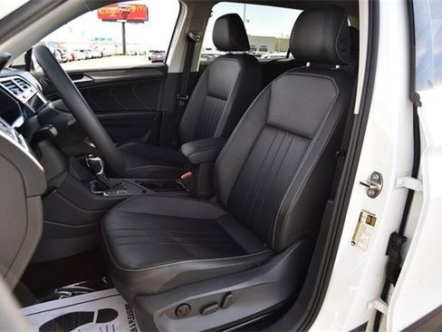 Certified 2023 Volkswagen Tiguan SE image 19