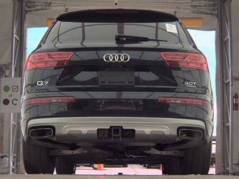 Used 2018 Audi Q7 3.0T Prestige image 5