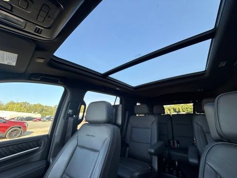 Used 2024 GMC Yukon Denali AWD/4WD image 41