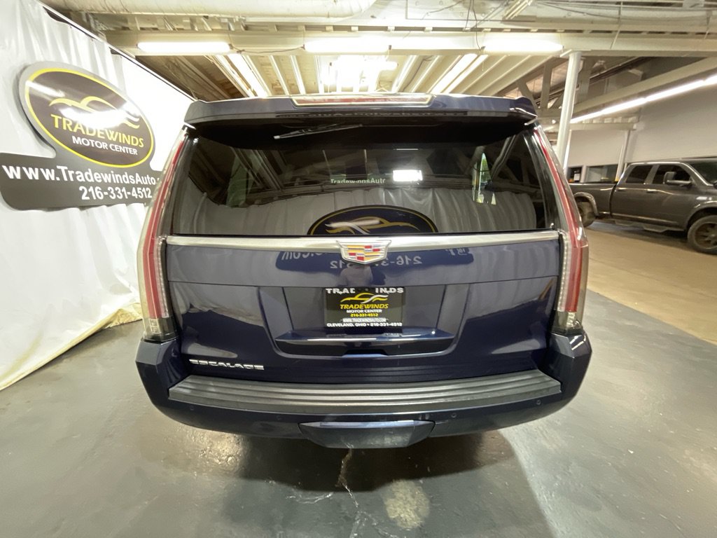Used 2019 Cadillac Escalade ESV Luxury AWD/4WD image 5