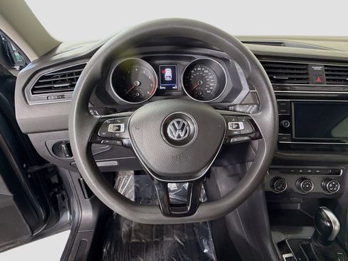 Used 2020 Volkswagen Tiguan S image 13