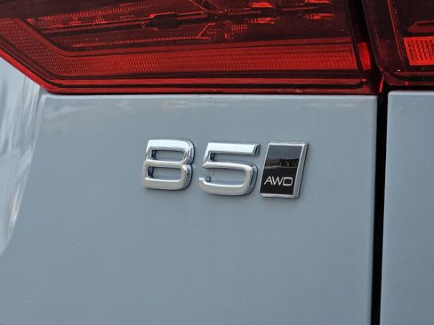 New 2026 Volvo XC60 B5 Ultra w/ Protection Package Premier image 21