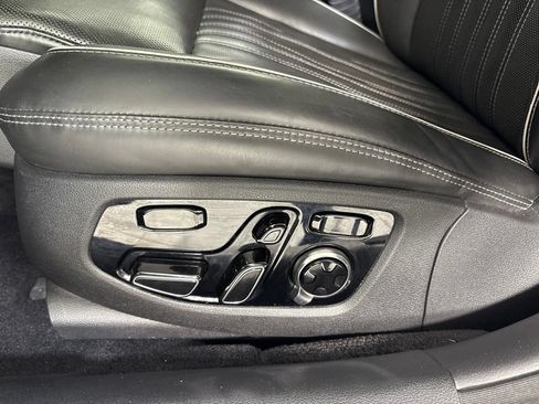 Used 2018 Genesis G90 3.3T Premium RWD image 15