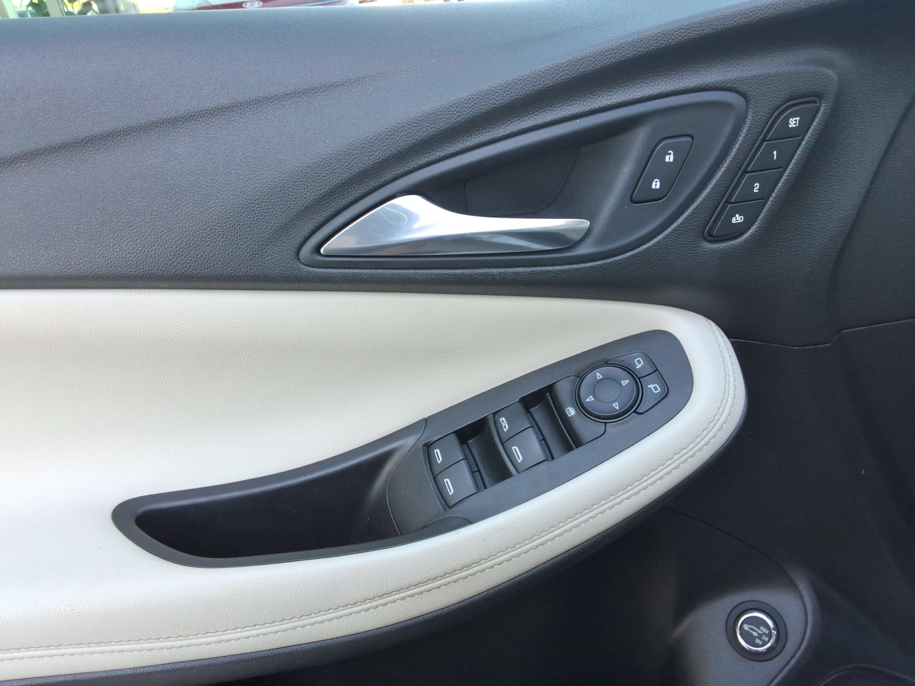 Used 2021 Buick Encore GX Essence AWD/4WD image 40