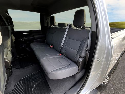 Used 2020 Chevrolet Silverado 2500 Custom w/ Custom Value Package image 15