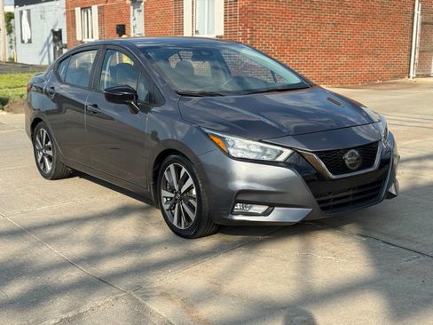 Used 2020 Nissan Versa SR w/ Convenience Package FWD image 4