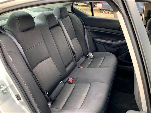 Used 2024 Nissan Altima 2.5 SV image 19