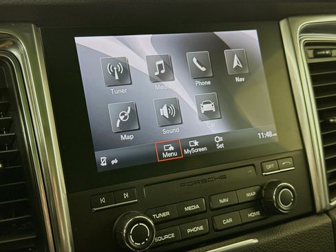 Certified 2018 Porsche Macan image 14