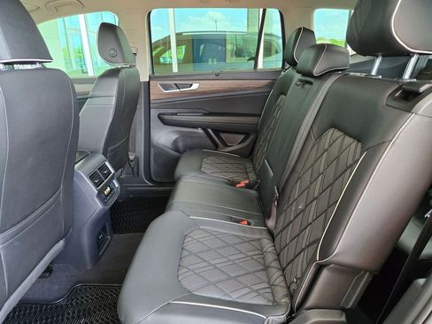 Used 2025 Volkswagen Atlas SEL Premium R-Line image 15