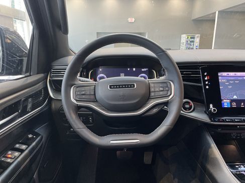Used 2023 Jeep Wagoneer Series III w/ Convenience Group I AWD/4WD image 19