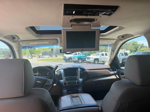 Used 2017 Chevrolet Suburban LT AWD/4WD image 10