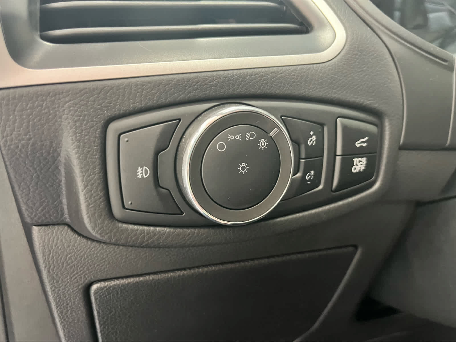 Certified 2024 Ford Edge SEL w/ Convenience Package AWD/4WD image 25