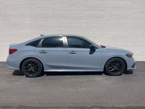 Used 2023 Honda Civic Sport image 2