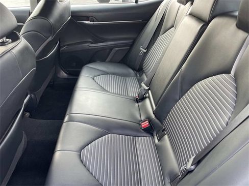Used 2022 Toyota Camry SE image 22