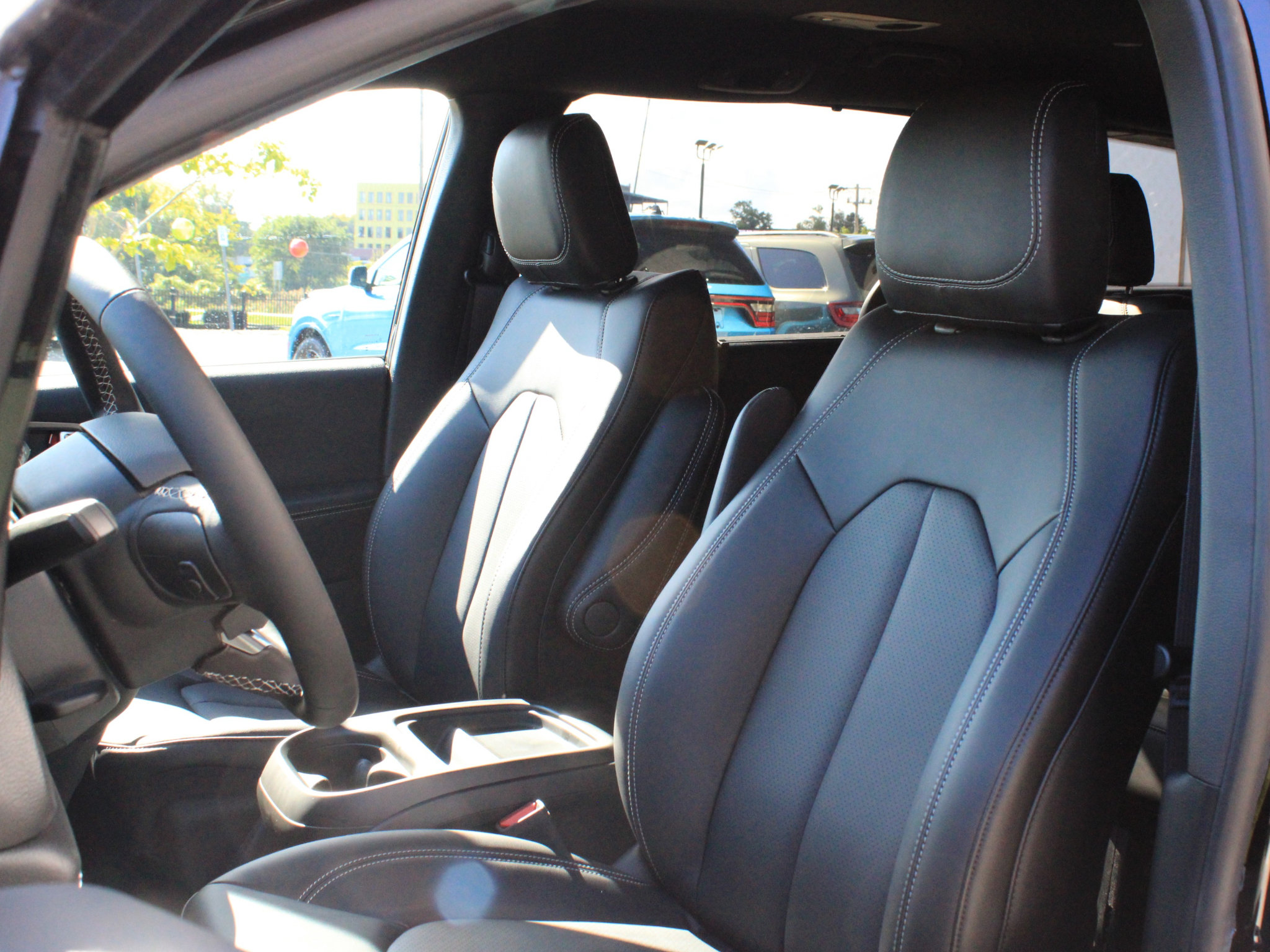 New 2027 Chrysler Pacifica Select FWD image 10
